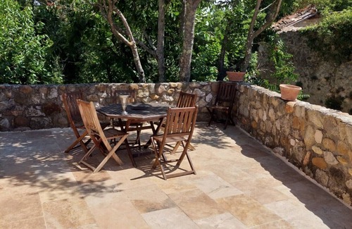 Merindol Casa | Old stone family home