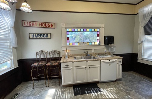 Southeast Pensacola Casa | Old Style Victorian - 5,000 sq ft