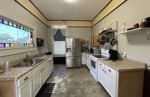Southeast Pensacola Casa | Old Style Victorian - 5,000 sq ft