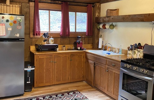 Sugar Grove Casa | Old Timey Charm with Modern Amenities