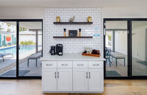 Melrose Meadows Cabaña | Old Town Art Deco - Pool&fire Pit - In Old Town