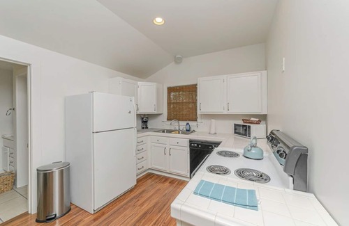 Bay St Louis Casa | Old Town Beach Bungalow~ 2 blocks from Main St. and Beach Blvd.