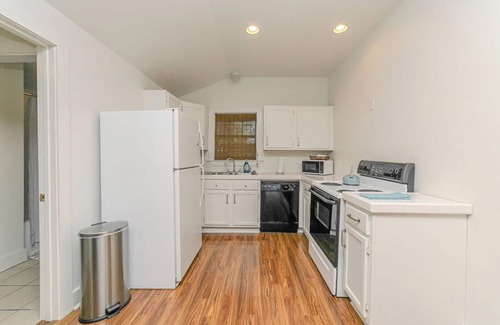 Bay St Louis Casa | Old Town Beach Bungalow~ 2 blocks from Main St. and Beach Blvd.