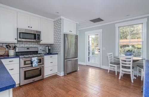 Olde Town Casa | Old Town Bluffton Cottage + Free Golf Cart - Fenced Yard - Downtown - Sleeps 8
