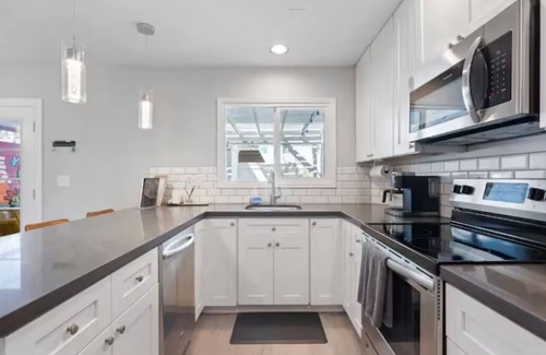 South Scottsdale Apartamento | Old Town Gem Pool Arcade EV Fun Near It All!