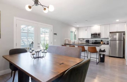 South Scottsdale Apartamento | Old Town Gem Pool Arcade EV Fun Near It All!
