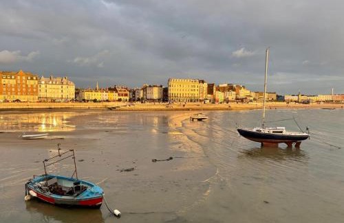 Margate Old Town Hotel | Old Town House by Ezestays