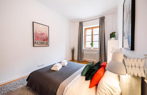 Nowe Miasto Apartamento | Old Town Market Place Apartment by BookingHost