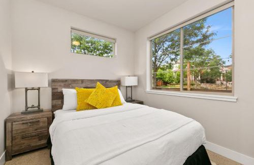 Old Town North Casa | Old Town Modern New Build - Rooftop Spa with Mtn Views!