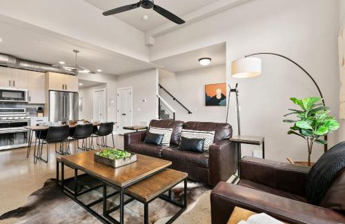 Old Town North Casa | Old Town Modern New Build - Rooftop Spa with Mtn Views!