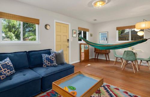 Fort Collins Casa | Old Town Retreat w Vintage Flair Near CSU, Bikes!