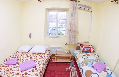 Old Town Apartamento | Old town studio apt w/sea view