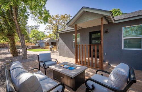 Cottonwood Casa | Old Town Stunner