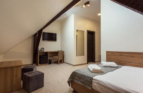 Old Town Hotel | Old Town Trio