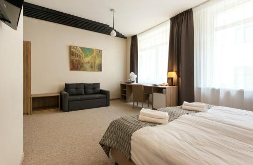 Old Town Hotel | Old Town Trio