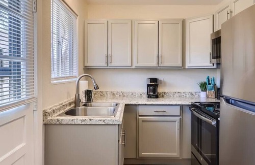 Berthoud Apartamento | Old Towne Apt / Explore NoCo Outdoors, Downtown