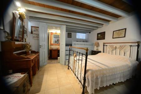 Mandraki Apartamento | Old Traditional House