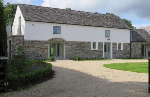Woodford Casa | Old Village Barn