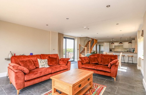 Frampton Cabaña | OLD WILLOW BARN, family friendly, luxury holiday cottage in Kirton