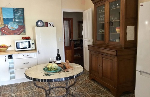Thezan-les-Beziers Casa | Casa en pueblo con fuente privada