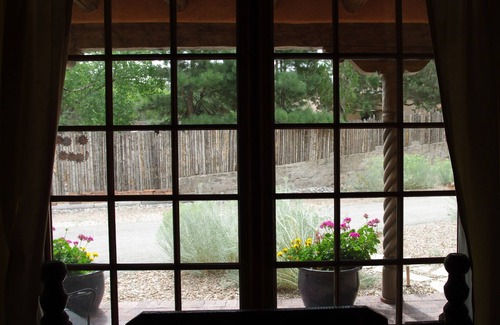 Historic Eastside Casa | Old World Elegant Guest House justo al lado de Canyon Road