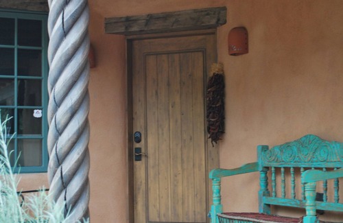 Historic Eastside Casa | Old World Elegant Guest House justo al lado de Canyon Road