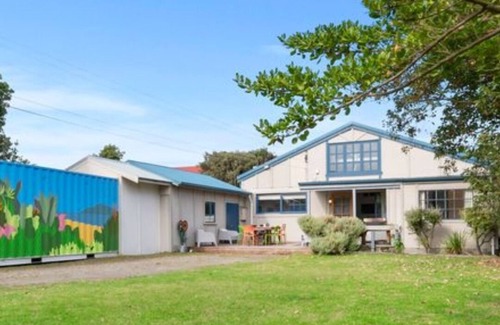 Waikanae Casa | Olde Beach Lux