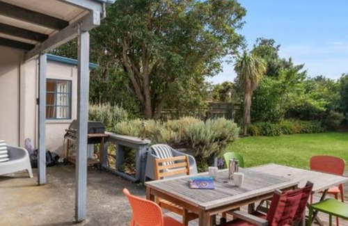 Waikanae Casa | Olde Beach Lux