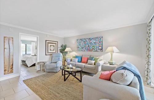 Marco Island Casa | Olde Marco riverfront condo with pools and tennis