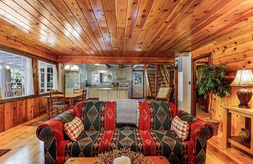 Lake Forest Casa | Olde Tahoe Charmer - Pet Friendly