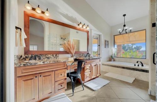 Island at Ocotillo Casa | Oleander Chandler/Ocotillo