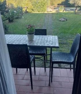 Cecina Apartamento | Oleandro Cottage with garden