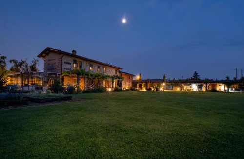 Pietrasanta Casa | Olimagio Farm Stay with animals and 25m pool, beach at cycling distance