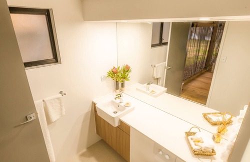 Cowaramup Otro | Olio Bello Lakeside Glamping