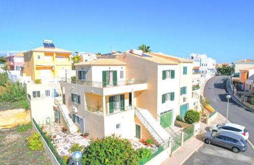 Armacao de Pera Villa | Olival Beach Villa with Pool walking distance to Beach