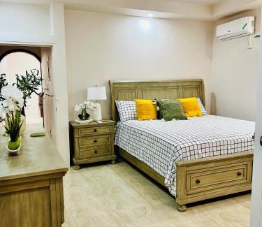 Runaway Bay Casa | Olive Breeze II