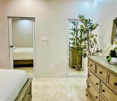 Runaway Bay Casa | Olive Breeze II