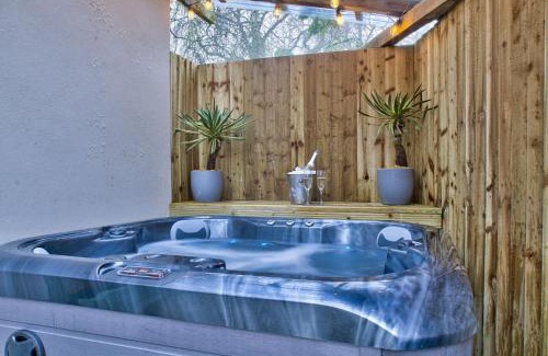 Black Bourton Casa | Olive Cottage by Group Retreats