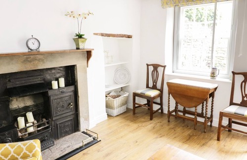 Richmond Cabaña | Olive Cottage