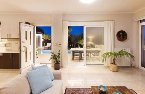 Platanias Town Cabaña | Olive Garden Cottage with Heated Pool