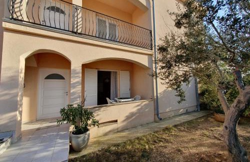 Pag Apartamento | Olive garden Pag