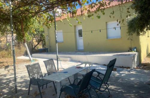 Skala Sotiros Casa | Olive Green House
