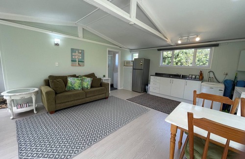Pataua Casa | Olive Grove Cottage - Whangarei Holiday Home