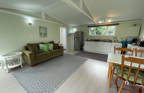 Pataua Casa | Olive Grove Cottage - Whangarei Holiday Home
