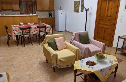Kounelion Otro | Olive grove house of Babis