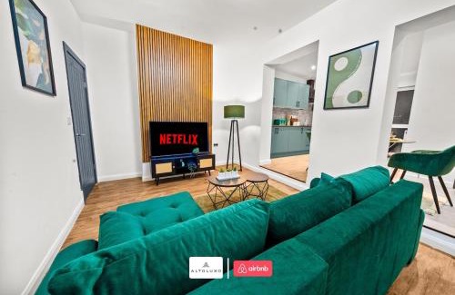 Newport Apartamento | Olive Haus Stylish & Cosy 4 BR By AltoLuxo Short Lets & Serviced Accommodation With Free Wifi & Parking