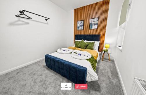 Newport Apartamento | Olive Haus Stylish & Cosy 4 BR By AltoLuxo Short Lets & Serviced Accommodation With Free Wifi & Parking