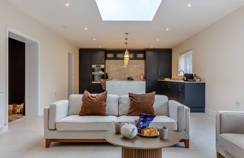 West Runton Casa | Olive House - Four Bedroom House, Sleeps 8