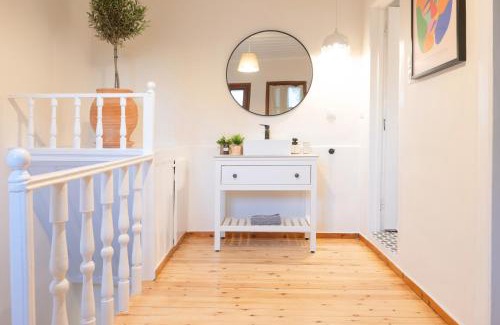 Old Town Apartamento | Olive House in Old Town Xanthi 2BR - Meno Homes 7