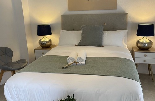 Canillas de Aceituno Cama Y Desayuno | Olive & Ivy Guest House